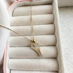 sparkle air necklace