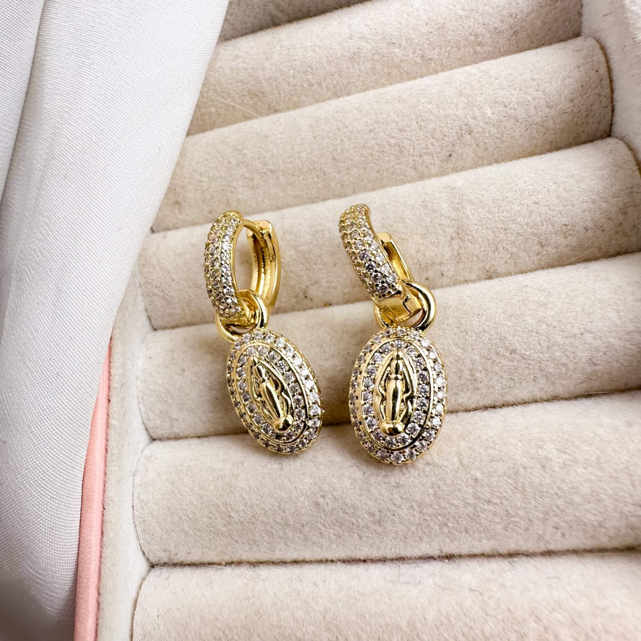 Pretty chaos earring